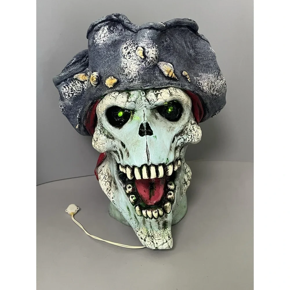 Spirit Halloween Talking Pirate Head Light Up Rare Animated- 2008 Vtg- Works!